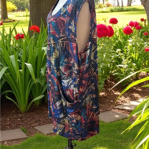 Vibrant Patterned Sleeveless Tunic - Picture 2 of 5